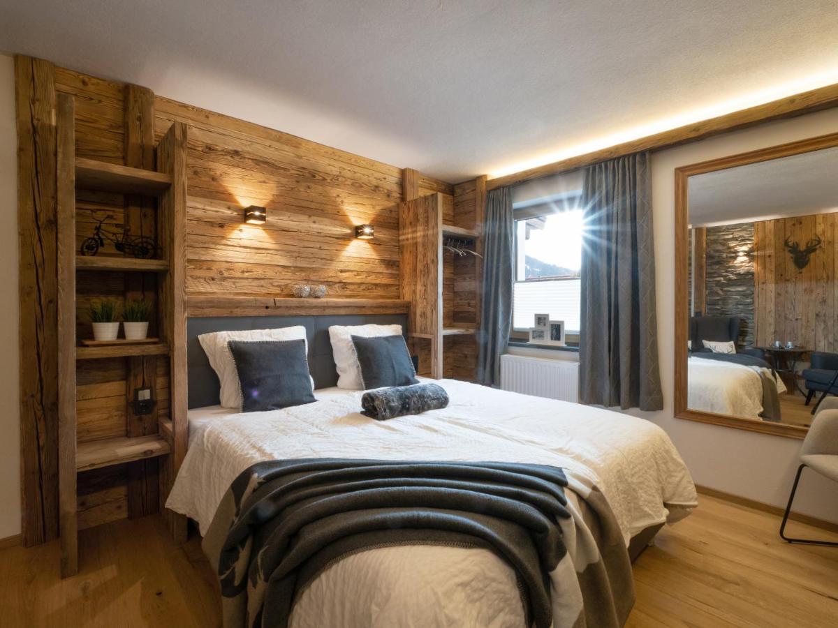 Alpine Lodge Brixen ブリクセン イン ターレ エクステリア 写真