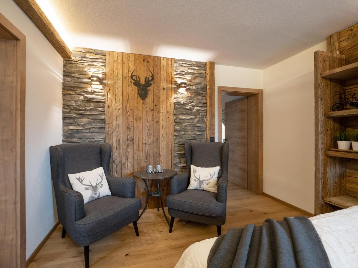 Alpine Lodge Brixen ブリクセン イン ターレ エクステリア 写真