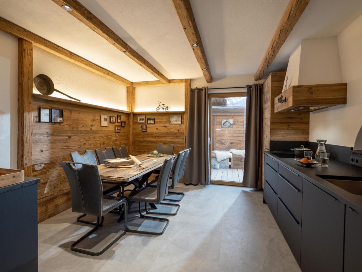 Alpine Lodge Brixen ブリクセン イン ターレ エクステリア 写真